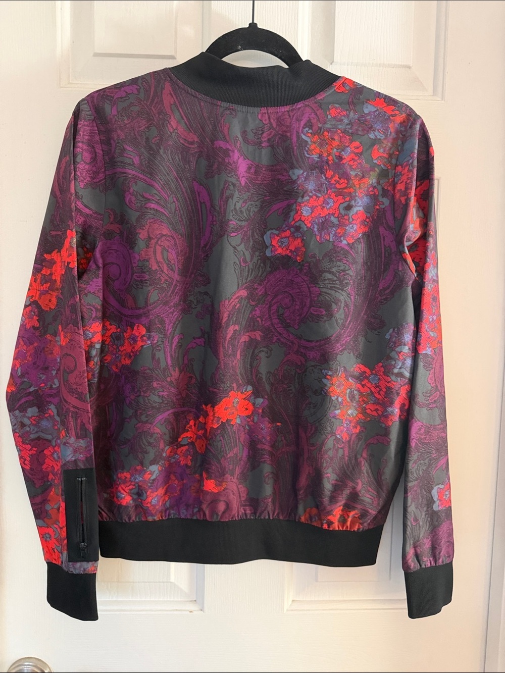 Fabletics Ithaca Floral lightweight Bomber Jacket in Purple and Red small - Picture 6 of 6